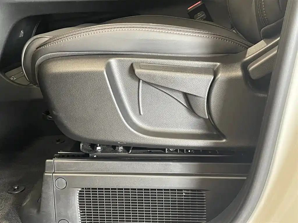 Trumpchi E9 2025 E9 Super Fast Charging Exclusive купить на сайте DeffCars