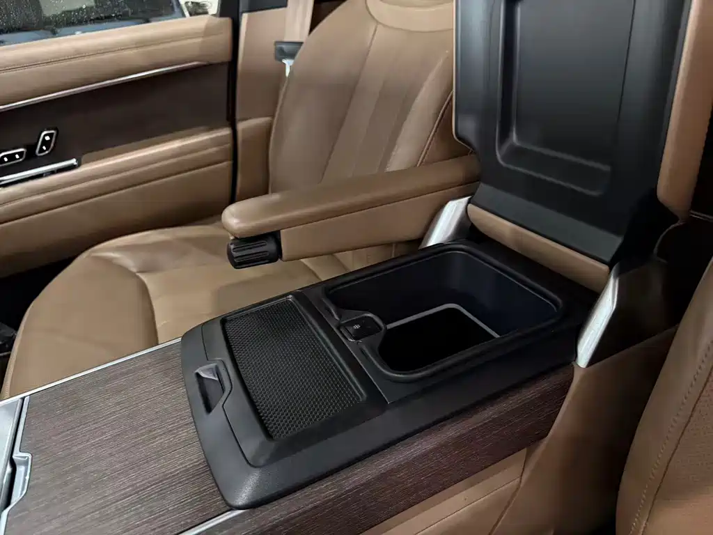 Range Rover 2023 3.0 L6 400PS Genesis Extended Edition купить на сайте DeffCars
