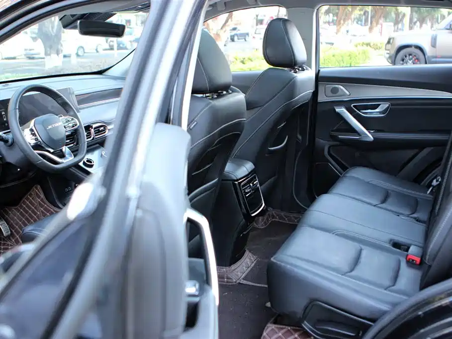 Jietu X70 PLUS 2021 model 1.6T DCT 7 seats купить на сайте DeffCars
