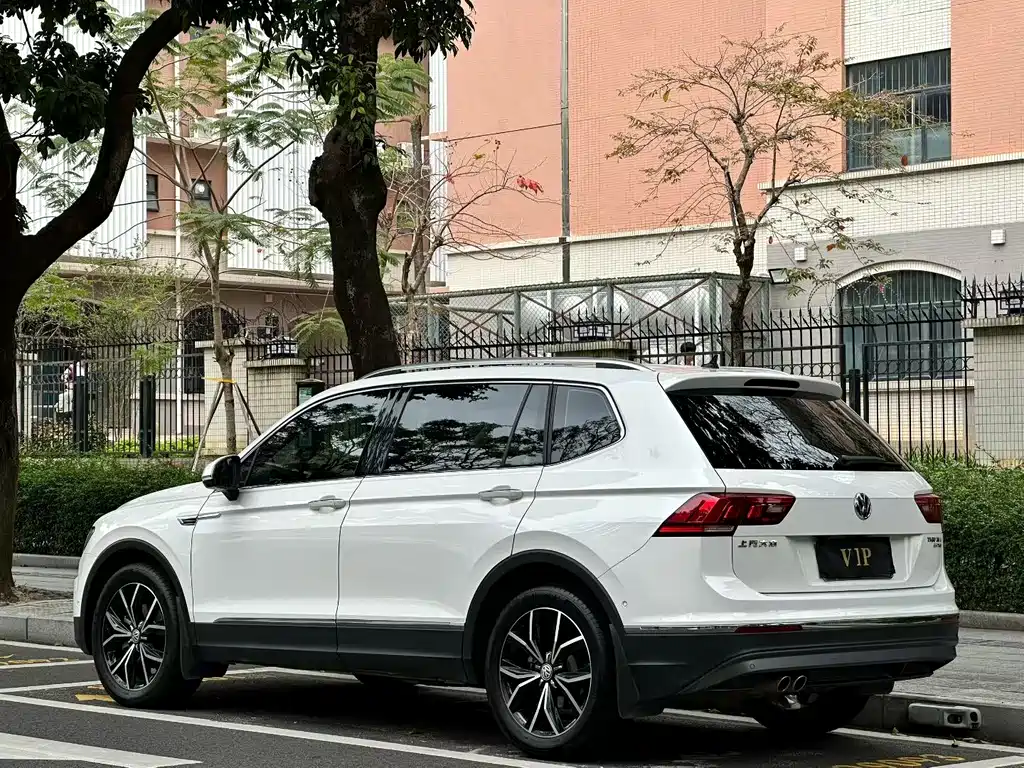 Tiguan L 2020 330TSI automatic two-wheel drive smart luxury version National VI купить на сайте DeffCars