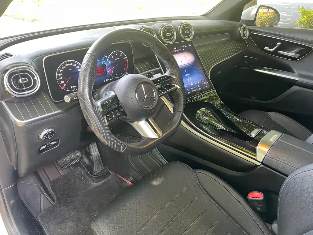 Mercedes-Benz GLC 2023 facelift GLC 260 L 4MATIC luxury model 5 seats купить на сайте DeffCars