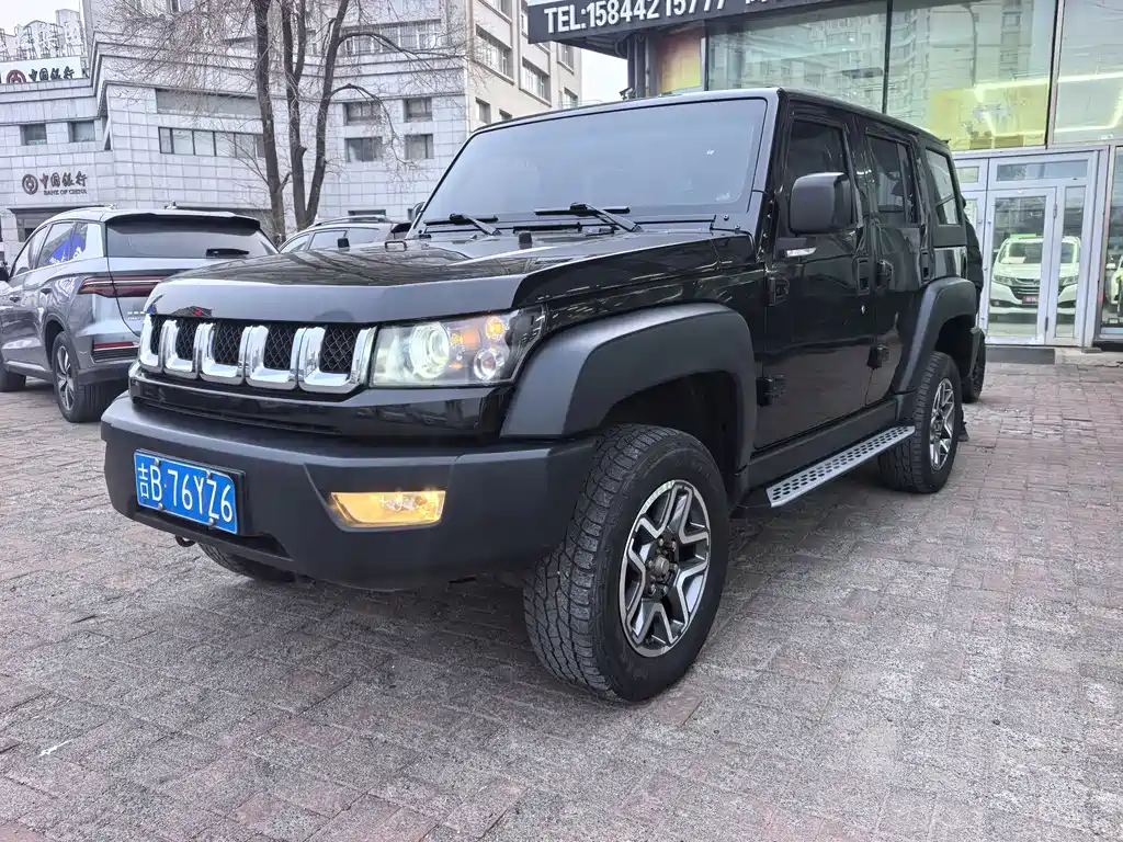 Beijing off-road BJ40 2016 40L 2.3T automatic four-wheel drive exclusive version купить на сайте DeffCars
