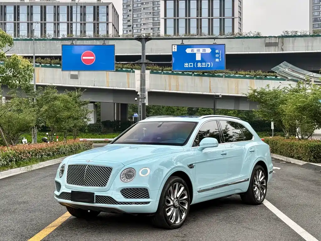 Bentayga 2018 4.0T V8 купить на сайте DeffCars