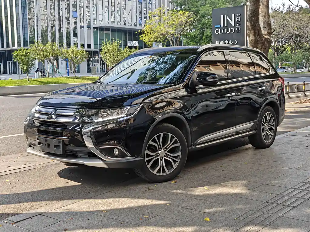 Outlander 2016 2.4L four-wheel drive elite version 5 seats купить на сайте DeffCars
