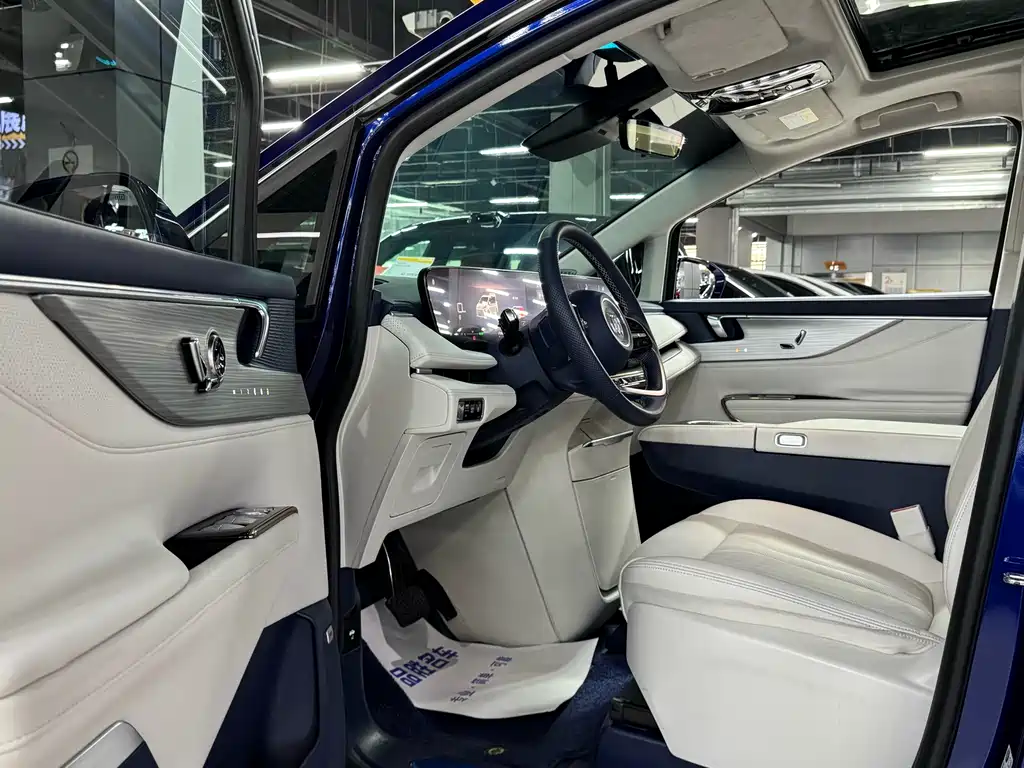 Buick GL8 New Energy 2024 Lu Zun Luxury Edition 7 seats купить на сайте DeffCars