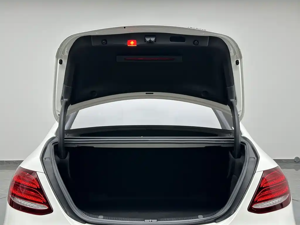 Mercedes-Benz E-Class 2018 facelift E 300 L sporty and stylish купить на сайте DeffCars