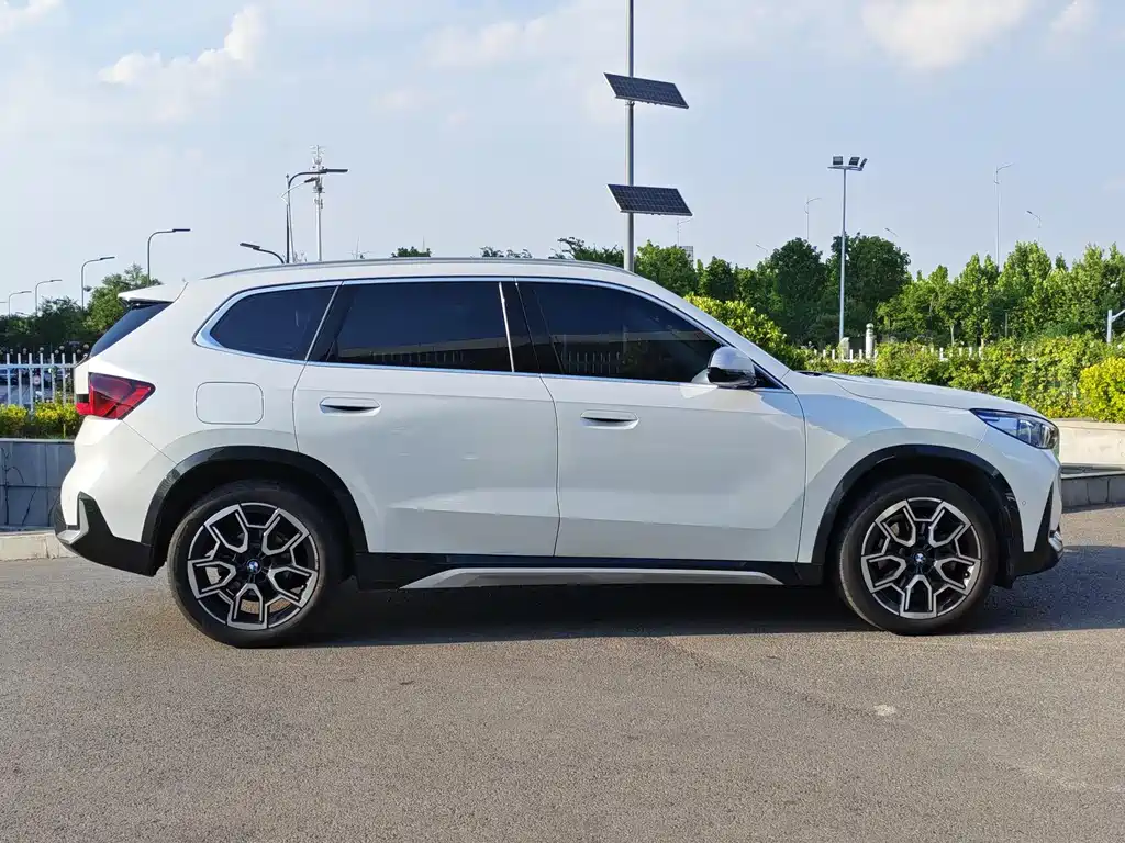 BMW X1 2023 xDrive25Li X Design Package купить на сайте DeffCars
