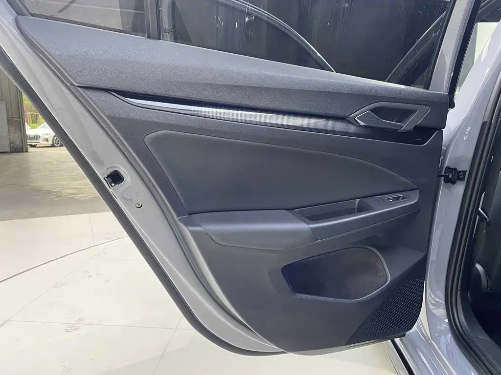 Golf 2023 280TSI DSG R-Line Lite купить на сайте DeffCars