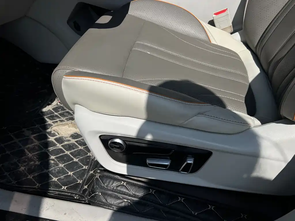 Fengxing Yacht 2022 1.5T DCT Wave Chasing Edition купить на сайте DeffCars