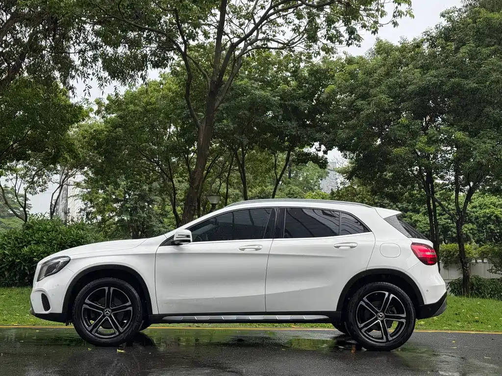 Mercedes GLA 2018 200 Fashion Edition купить на сайте DeffCars