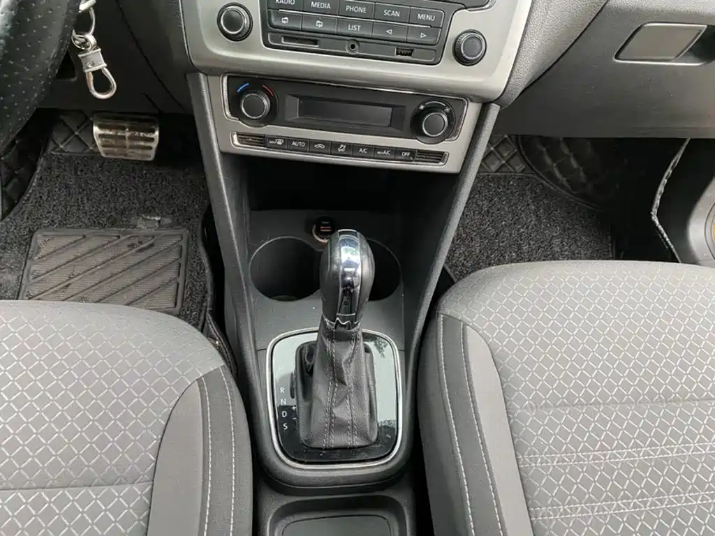 Polo 2014 1.6L Cross Polo automatic купить на сайте DeffCars