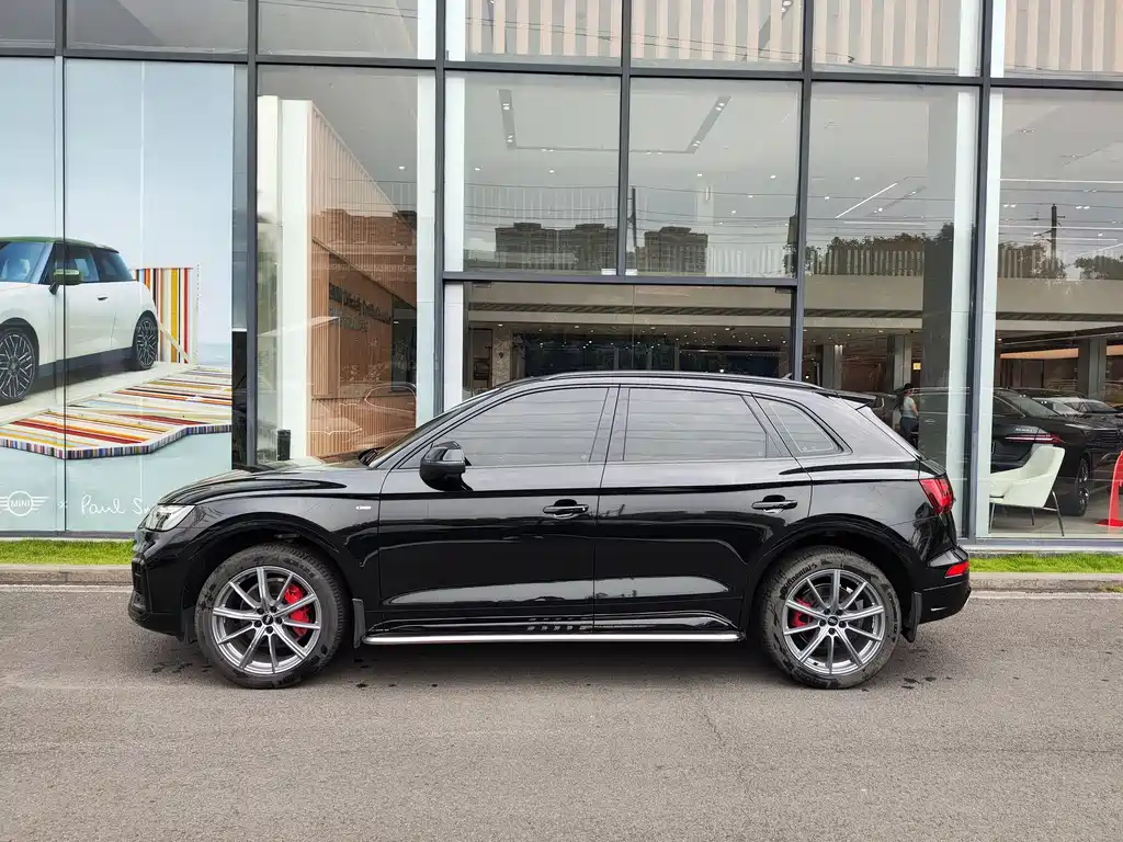 Audi Q5L 2024 40 TFSI luxury and dynamic model купить на сайте DeffCars