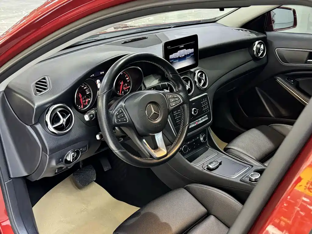 Mercedes-Benz GLA 2018 GLA 200 Dynamic купить на сайте DeffCars