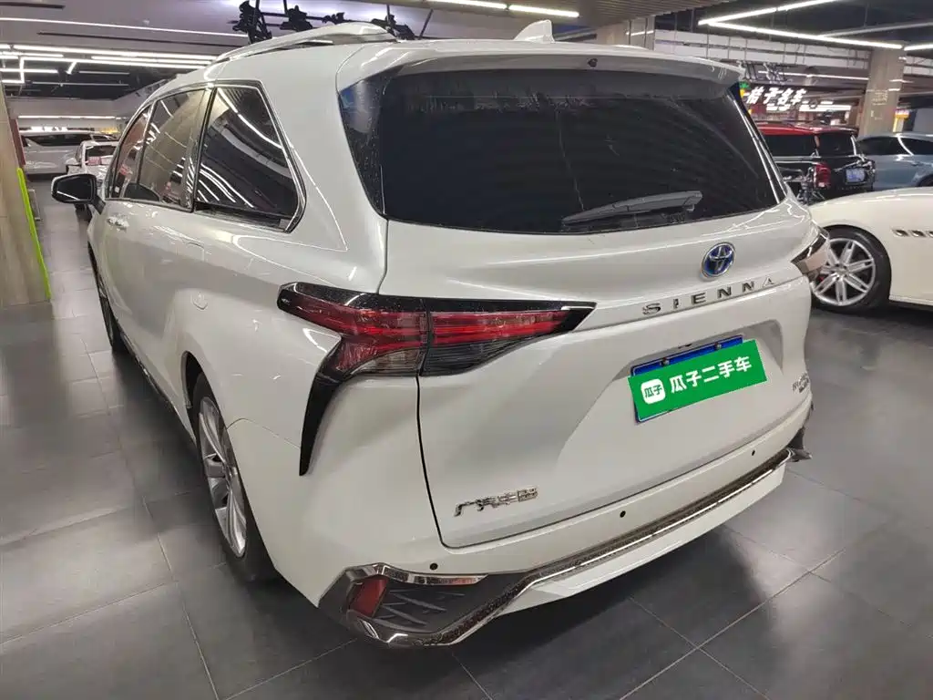 SIENNA 2023 2.5L Hybrid Platinum Edition купить на сайте DeffCars
