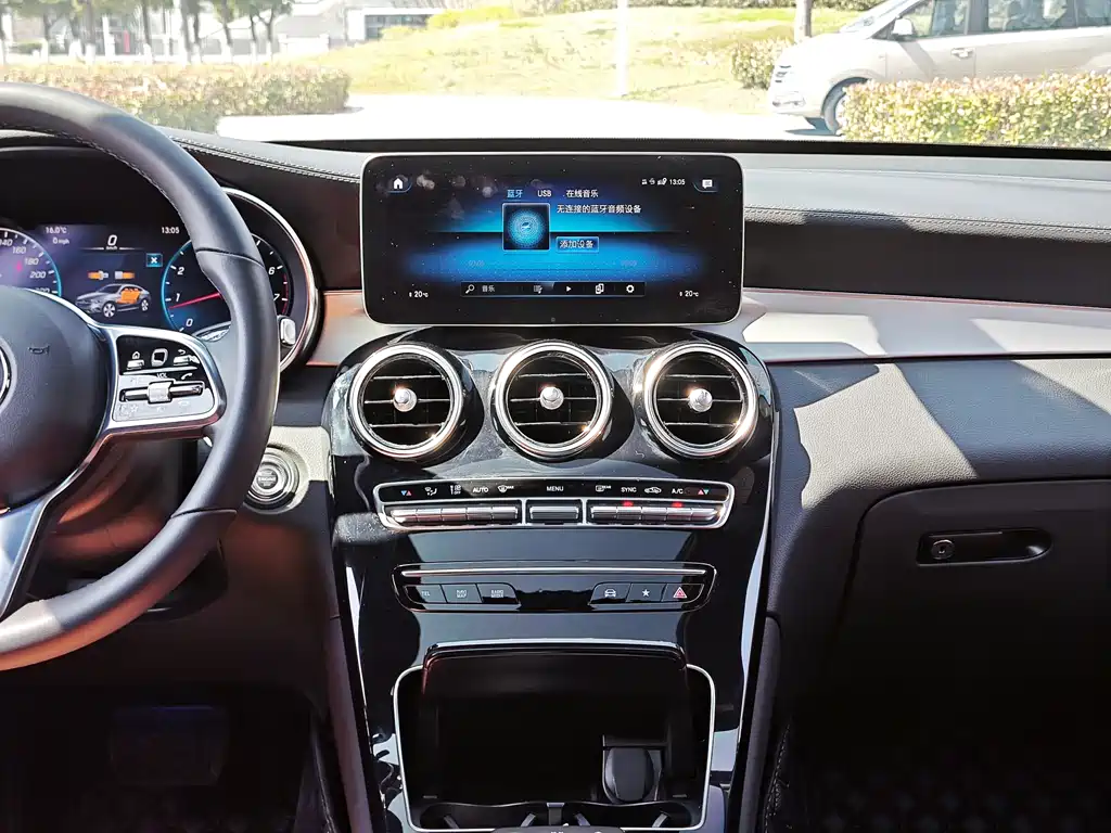 Mercedes-Benz GLC Coupe 2023 GLC 260 4MATIC Coupe SUV купить на сайте DeffCars