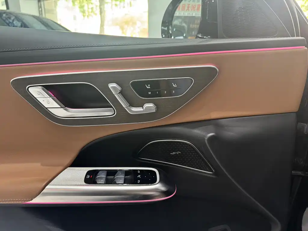 Mercedes-Benz E-Class New Energy 2024 E 350 e L plug-in hybrid sedan купить на сайте DeffCars