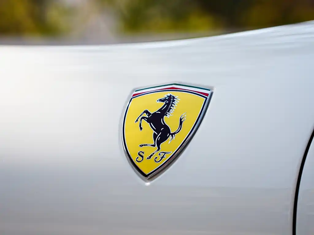 Roma 2020 3.9T V8 купить на сайте DeffCars