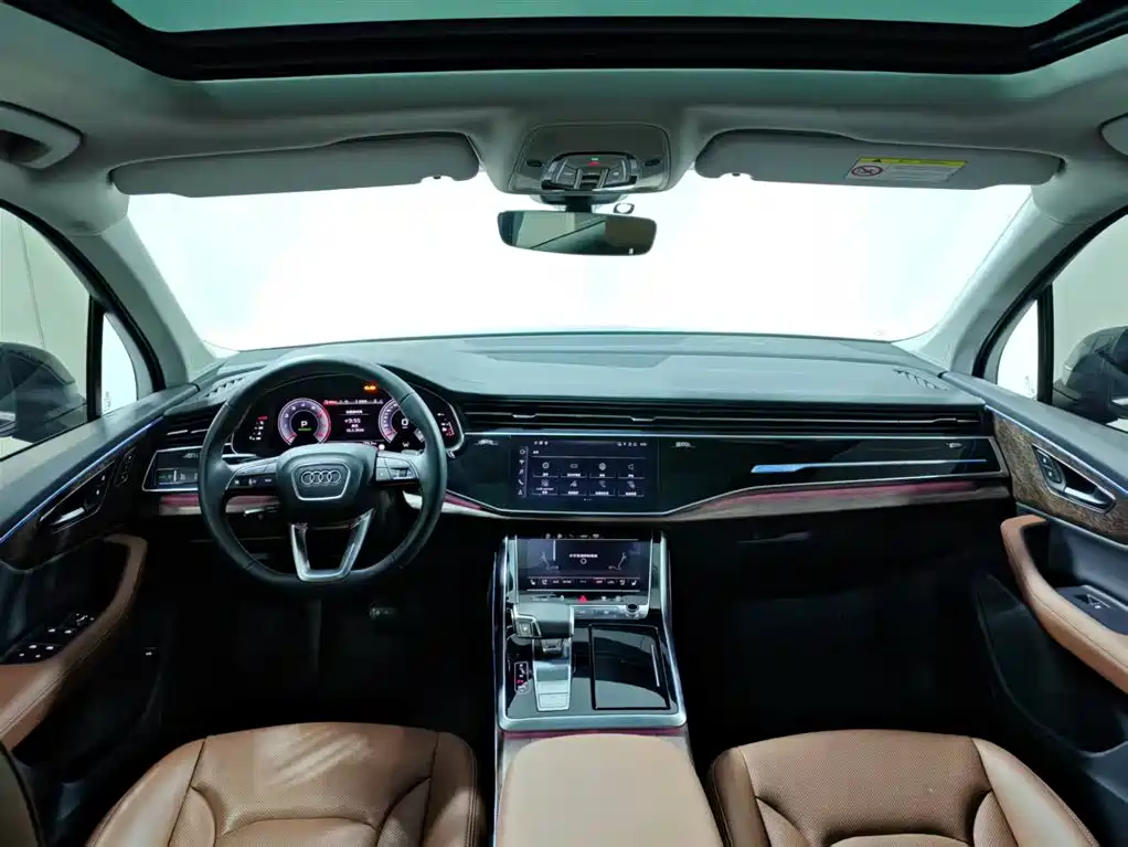 Audi Q7 2025 55 TFSI quattro S line sports купить на сайте DeffCars