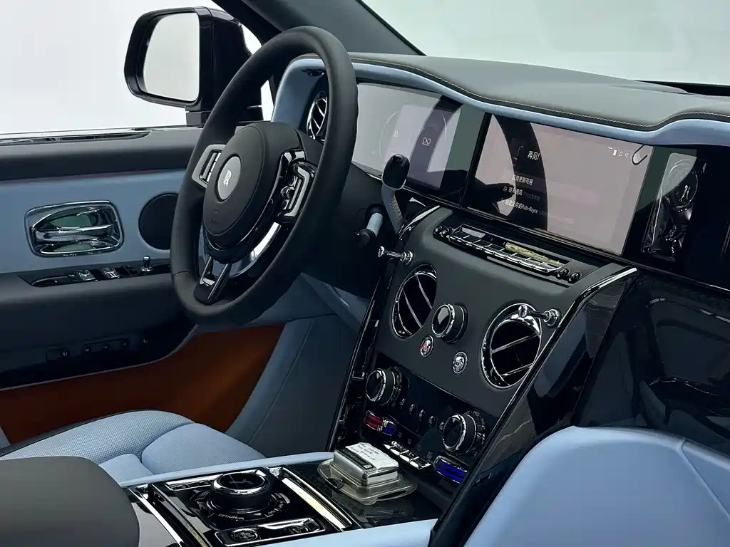 Cullinan 2024 Black Badge купить на сайте DeffCars