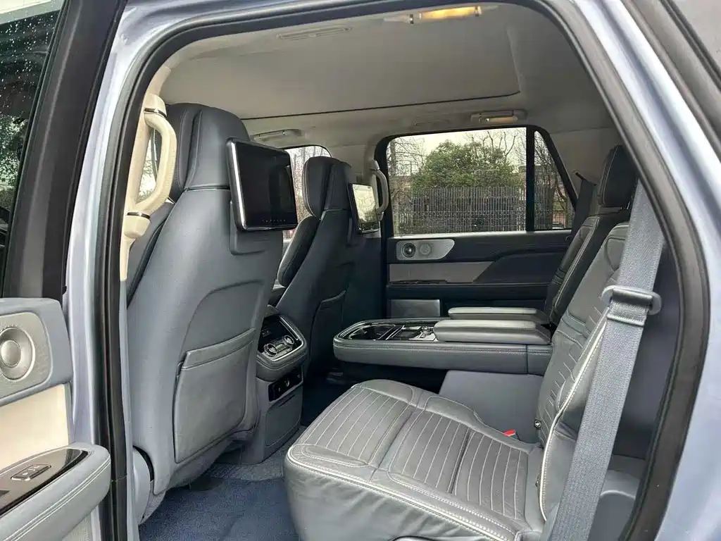 Navigator 2020 3.5T President Series купить на сайте DeffCars