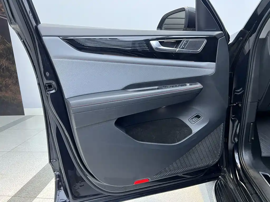 Touron 2023 Touron X facelift 380TSI four-wheel drive luxury version купить на сайте DeffCars