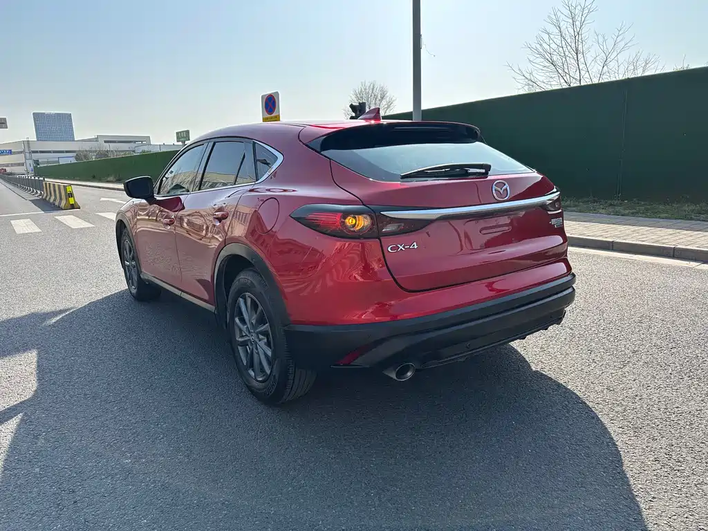 Mazda CX-4 2021 2.0L automatic two-wheel drive Blue Sky Exploration Edition купить на сайте DeffCars