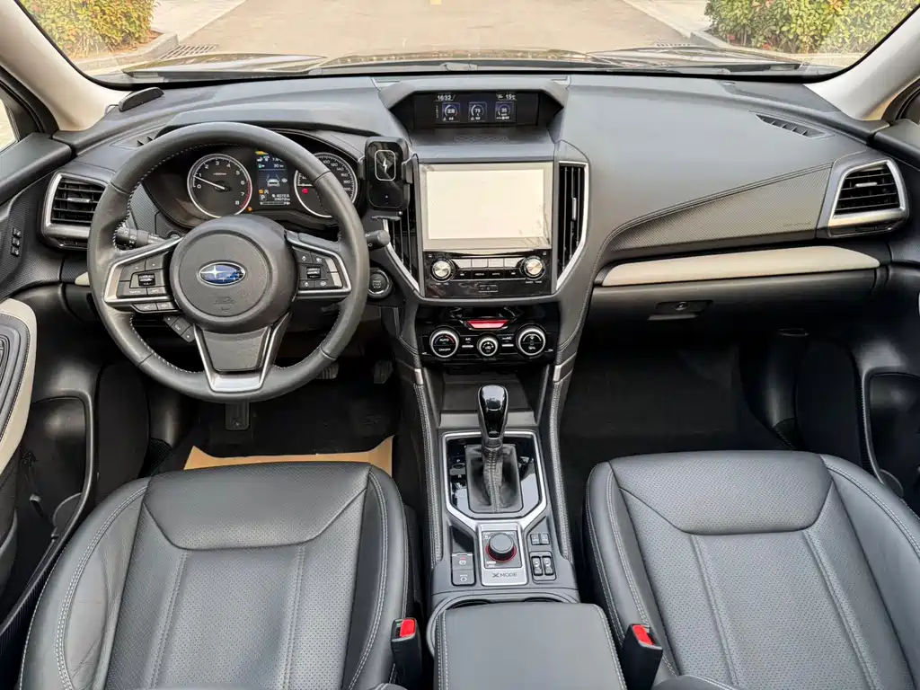 Forester 2022 2.0i AWD Deluxe Edition EyeSight купить на сайте DeffCars