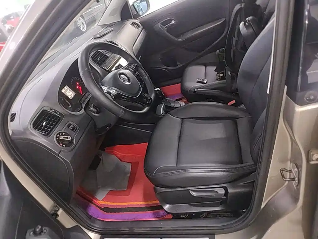 Polo 2016 1.4L Cross Polo automatic купить на сайте DeffCars