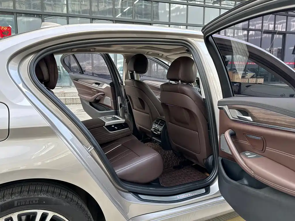 BMW 5 Series 2018 Facelift 530Li Exclusive Luxury Package купить на сайте DeffCars
