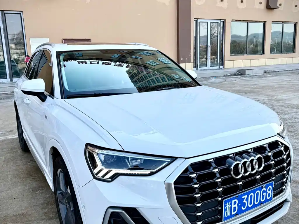 Audi Q3 2022 35 TFSI Fashionable and Dynamic купить на сайте DeffCars