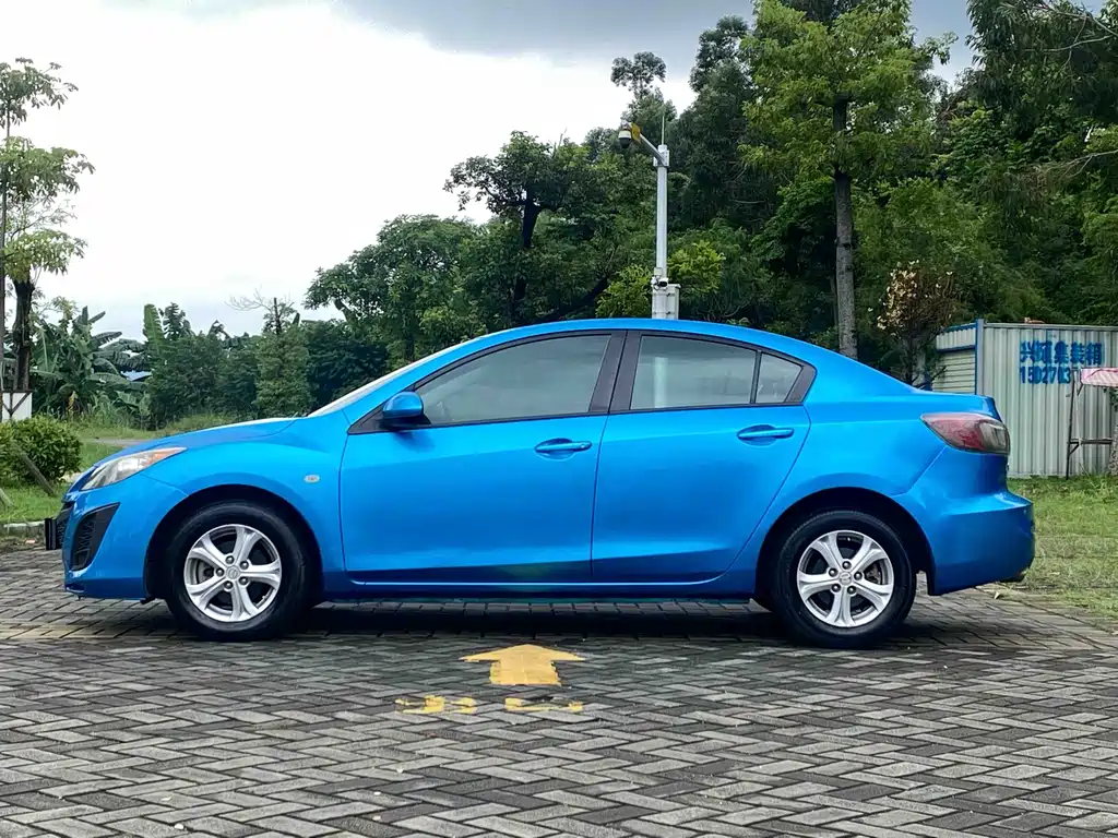 Mazda 3 Star 2011 sedan 1.6L manual comfort type купить на сайте DeffCars