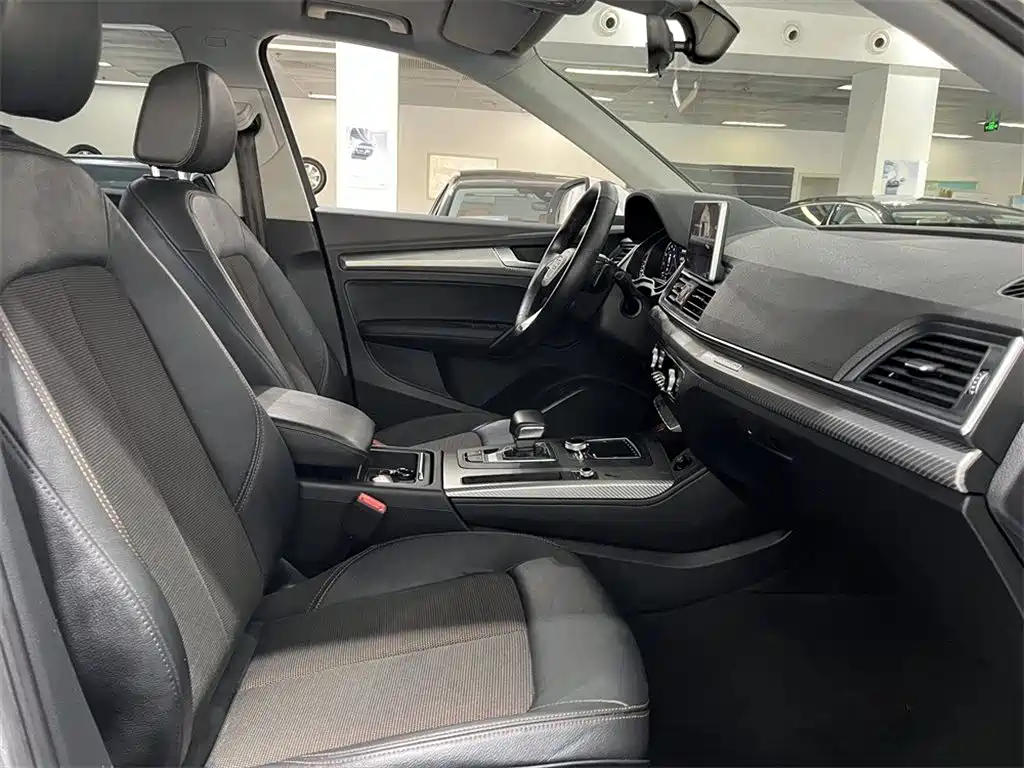 Audi Q5L 2018 45 TFSI Exclusive Fashion Type National V купить на сайте DeffCars