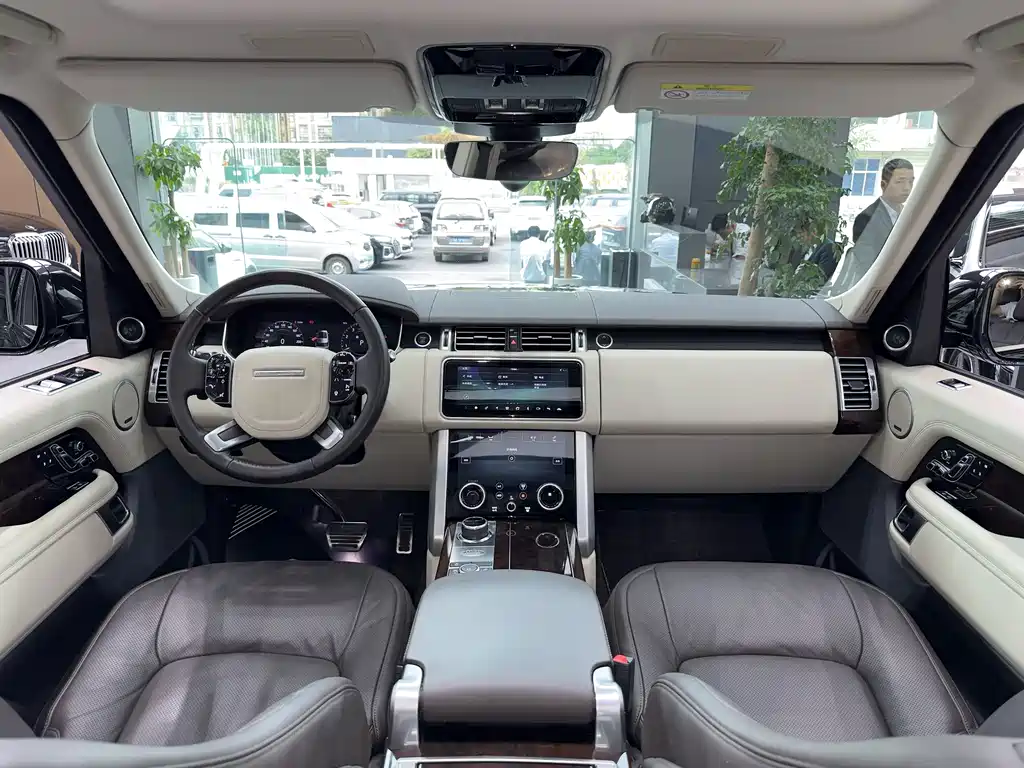 Range Rover 2021 3.0 L6 Legend Extended Classic Edition купить на сайте DeffCars