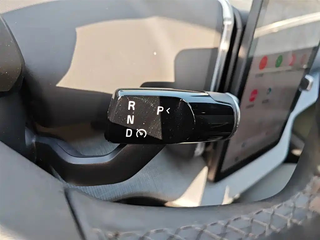 Volvo EX30 2025 rear-wheel drive long-range version Ultra купить на сайте DeffCars