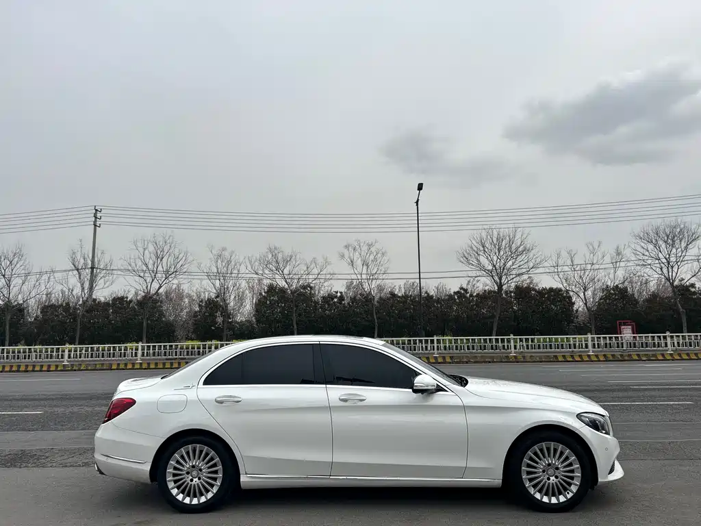 Mercedes-Benz C-Class 2016 C 180 L Sports купить на сайте DeffCars