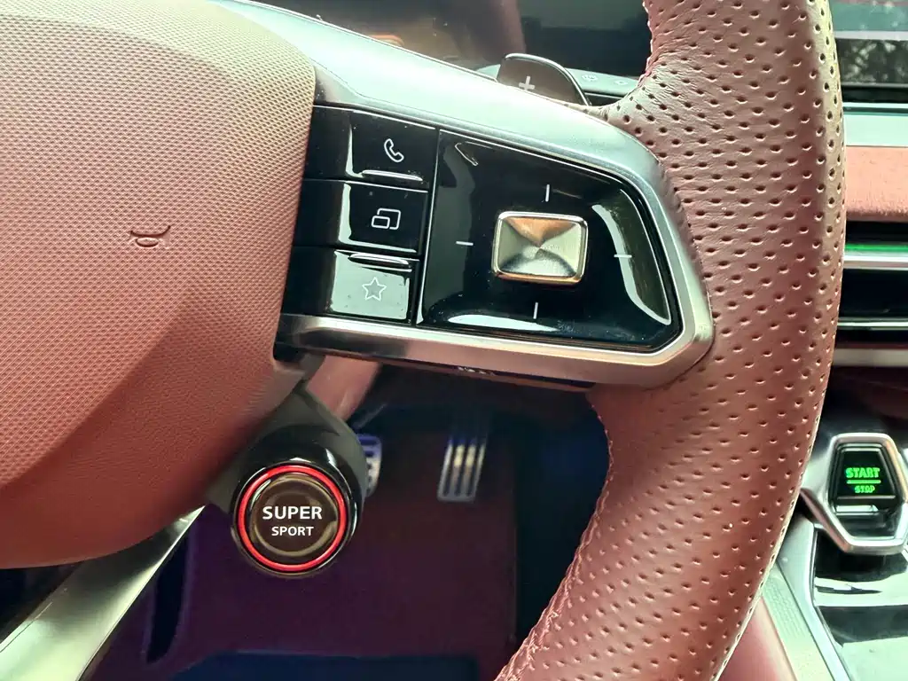 MG7 2023 2.0T Automatic Beauty Hunting Luxury Edition купить на сайте DeffCars
