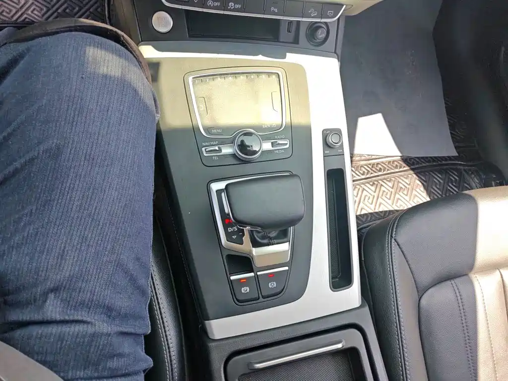Audi Q5L 2020 facelift 40 TFSI enjoys fashionable style купить на сайте DeffCars