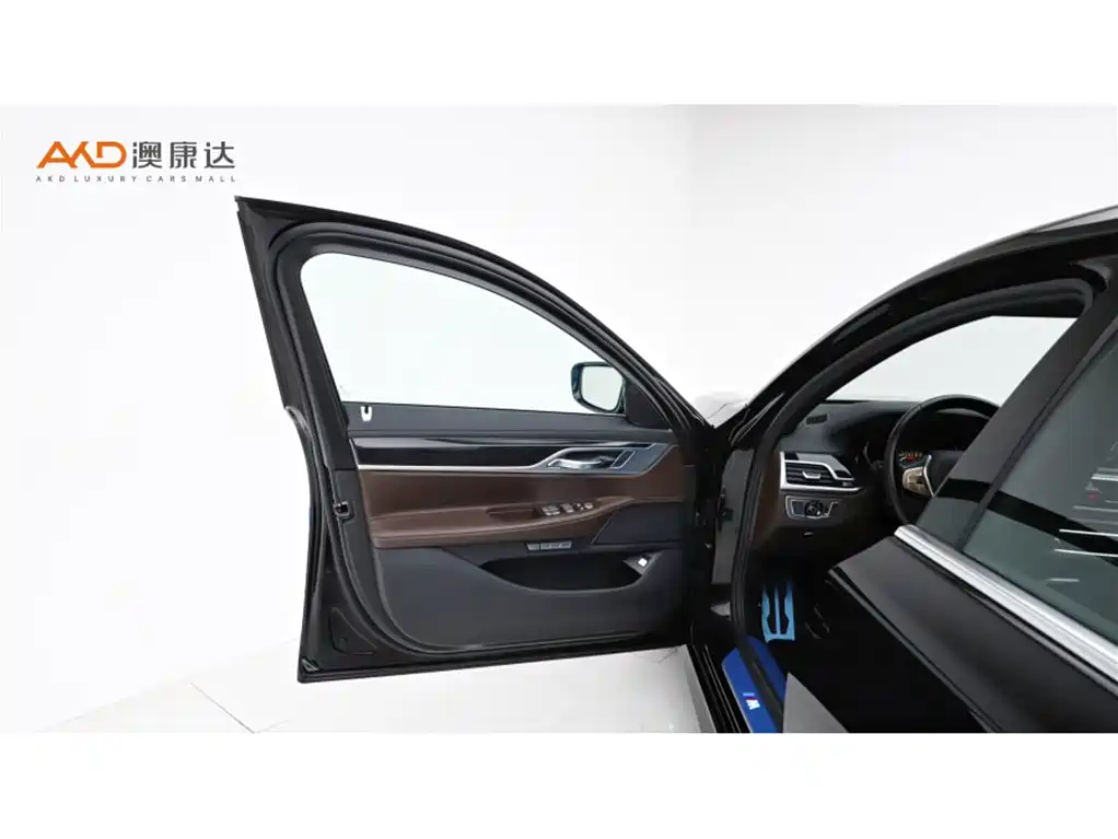 BMW 7 Series 2018 730Li Leading M Sports Package купить на сайте DeffCars