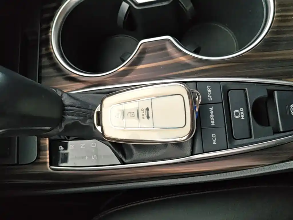 Camry 2019 facelift 2.5G Deluxe Edition купить на сайте DeffCars