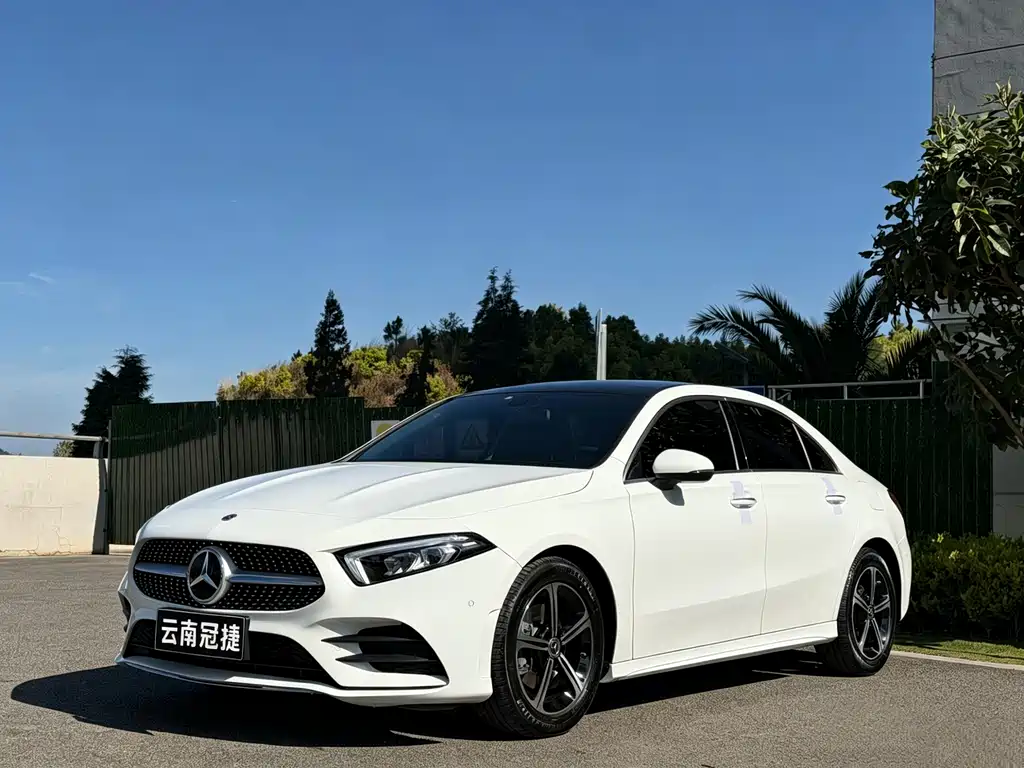 Mercedes-Benz A-Class 2022 Facelift Three A 200 L Sports Sedan Fashionable купить на сайте DeffCars