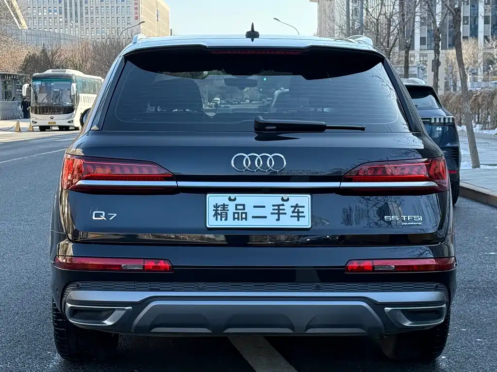 Audi Q7 2021 55 TFSI quattro S line sports version купить на сайте DeffCars