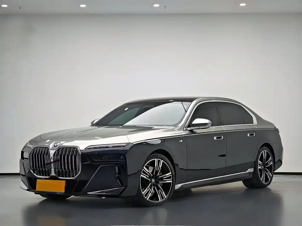 BMW 7 Series 2023 740Li Exclusive M Sports Package купить на сайте DeffCars