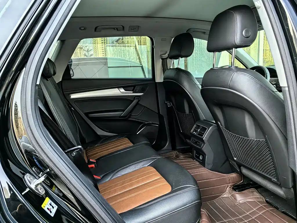 Audi Q5L 2020 40 TFSI enjoys fashionable style купить на сайте DeffCars
