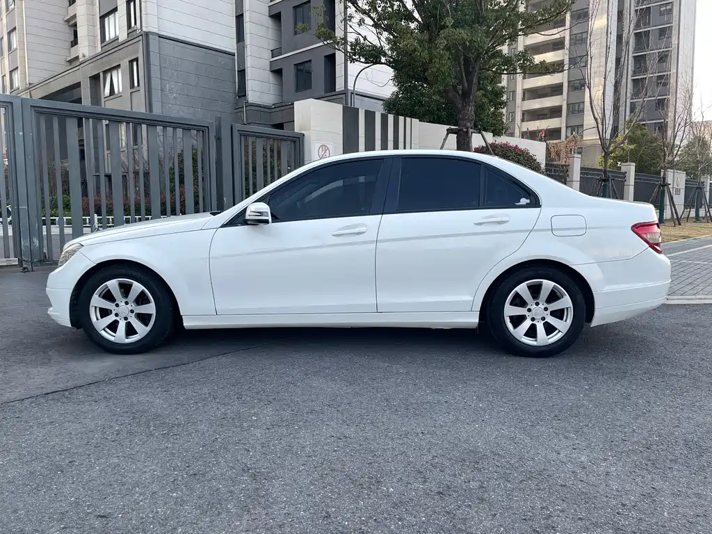 Mercedes-Benz C-Class 2011 C 180K Classic купить на сайте DeffCars