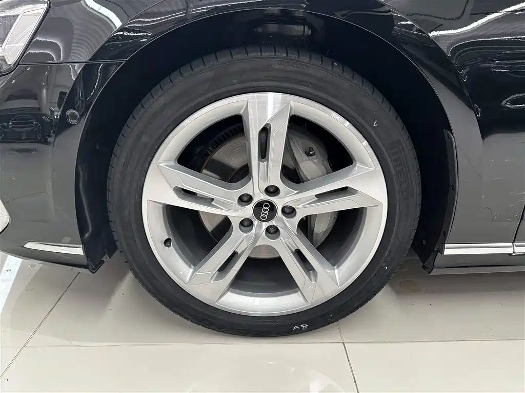 Audi A8 2023 A8L 50 TFSI quattro Premium Selection купить на сайте DeffCars