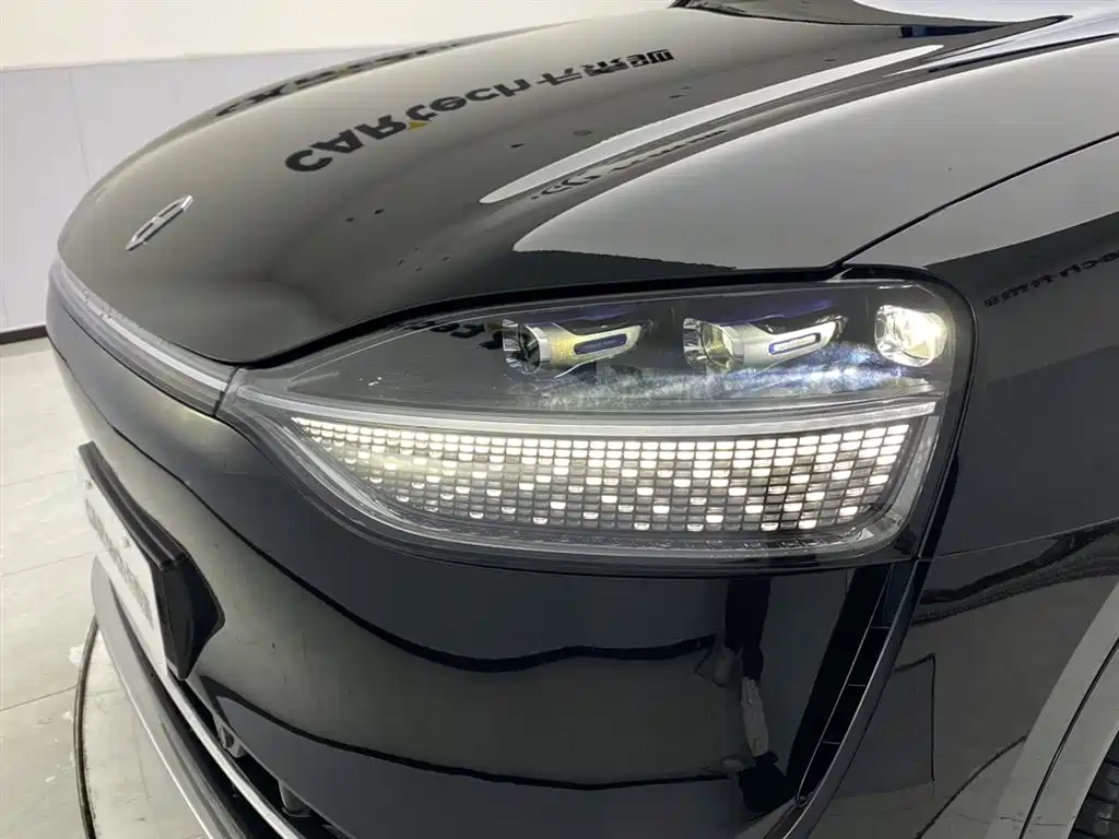 Wenjie M9 2025 extended range Ultra version 52kWh 6-seater version 192-line lidar) купить на сайте DeffCars