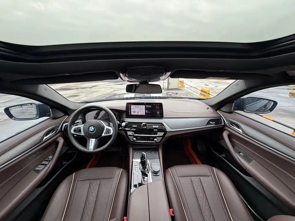 BMW 5 Series 2021 530Li Leading M Sports Package купить на сайте DeffCars