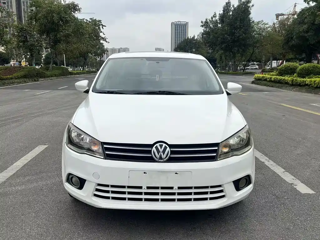 Jetta 2015 1.6L manual comfort model купить на сайте DeffCars