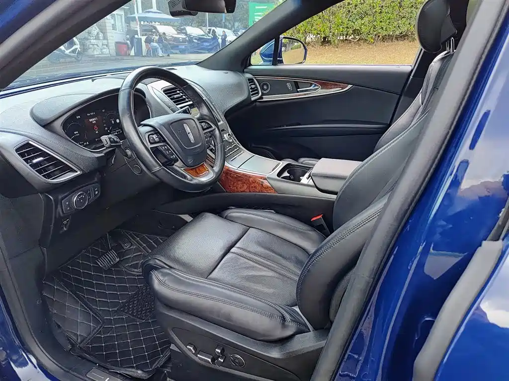 Voyager imported 2019 2.7T four-wheel drive premium version, National VI купить на сайте DeffCars