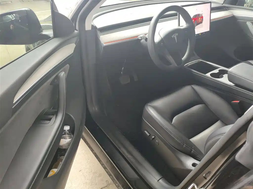 Model Y 2023 rear-wheel drive version купить на сайте DeffCars